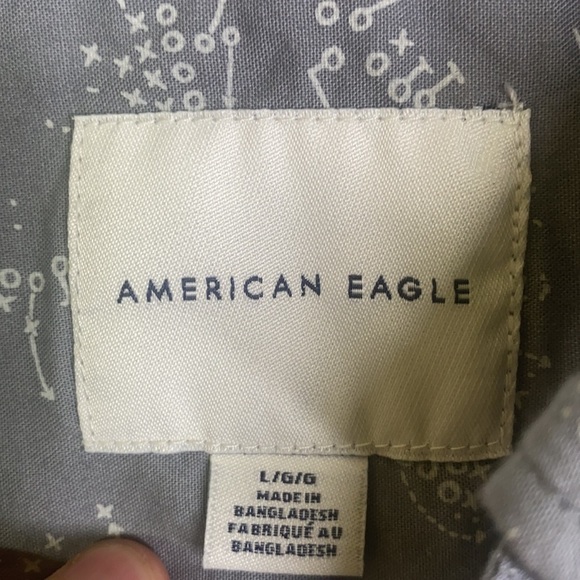 American Eagle - Gray Button Down & White Size L - Picture 4 of 7